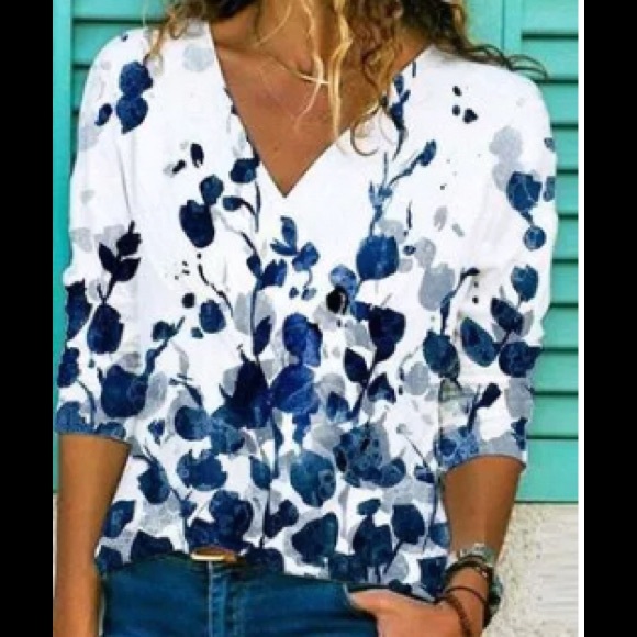 Tops - Floral Casual V-neckline Long Sleeve Blouse.